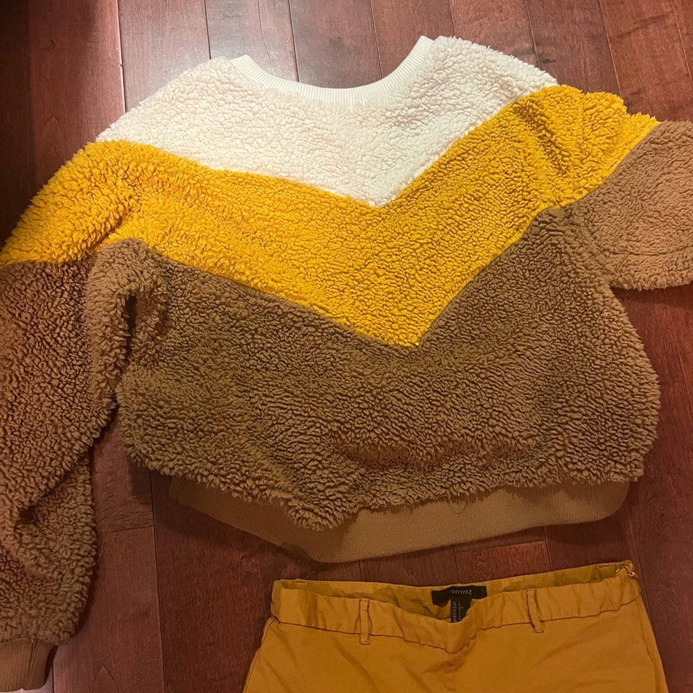 Outfit - Picture 3 of 4